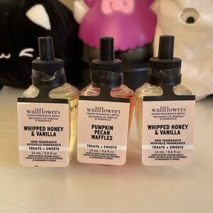 Bath & Body Works Whipped Honey & Vanilla + Pumpkin Pecan Waffles Wallflowers